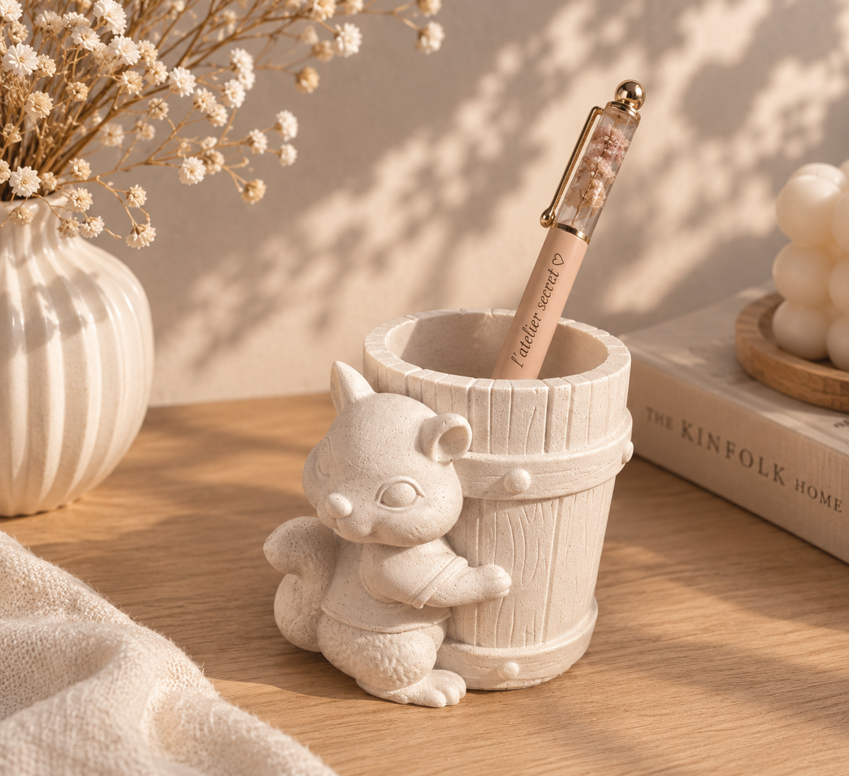 Pot à stylo/pinceau écureuil en jesmonite beige