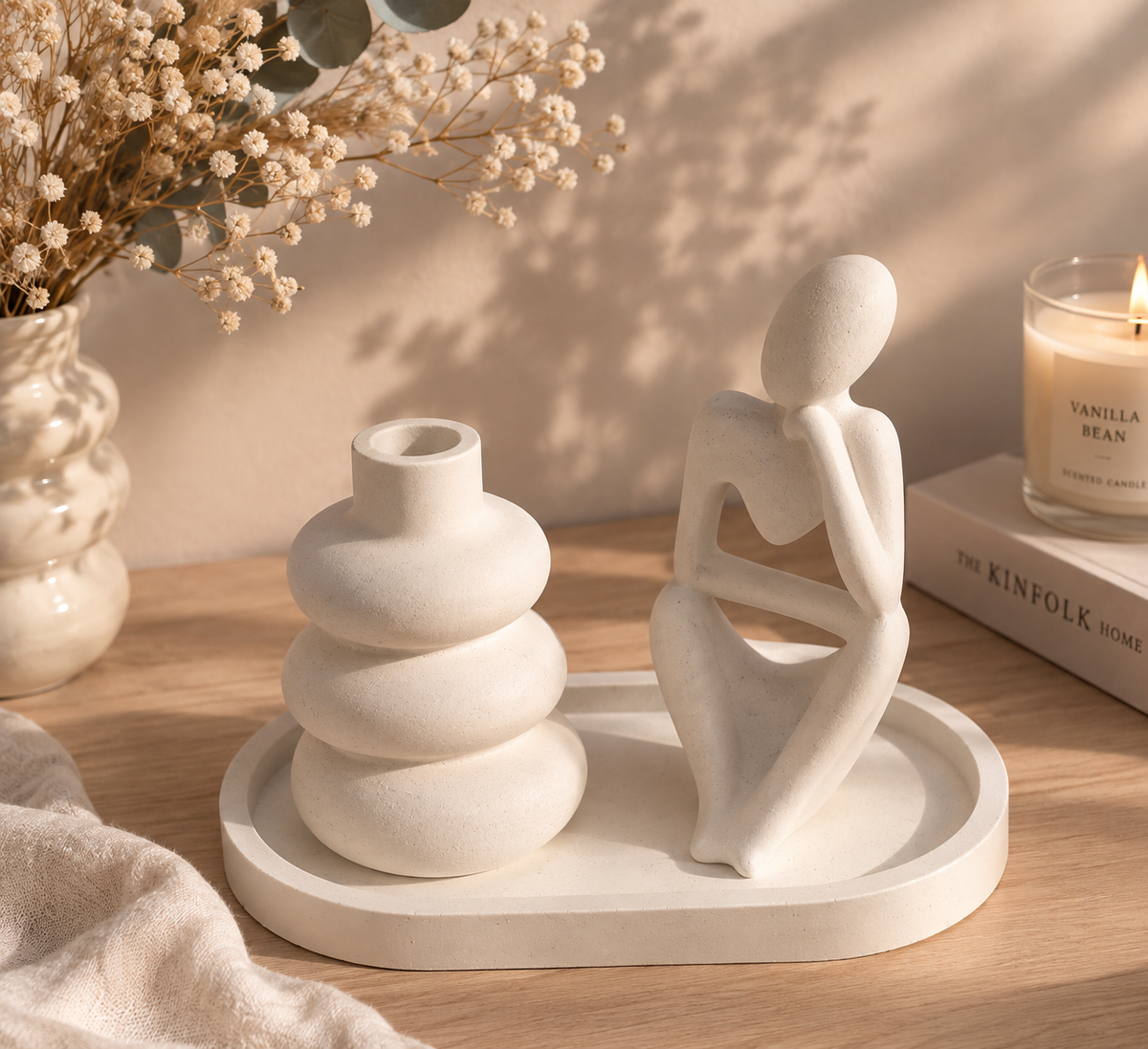 Trio décoratif jesmonite – plateau ovale, figurine penseur et petit vase beige